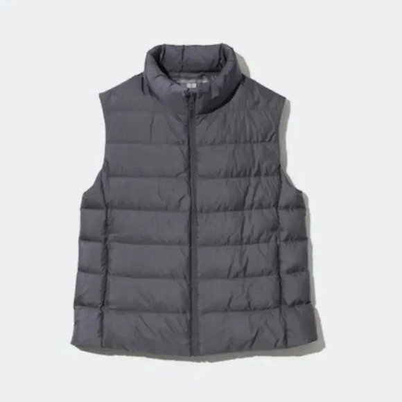 Uniqlo Ultra Light Down Vest Dark Gray Puffer Size M Full Zip Pockets Winter - Picture 1 of 6